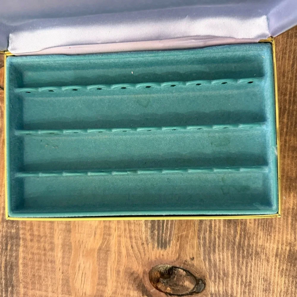 N/A vintage jewelry